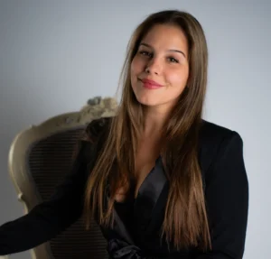 László Emma ingatlanszakértő portré fotó